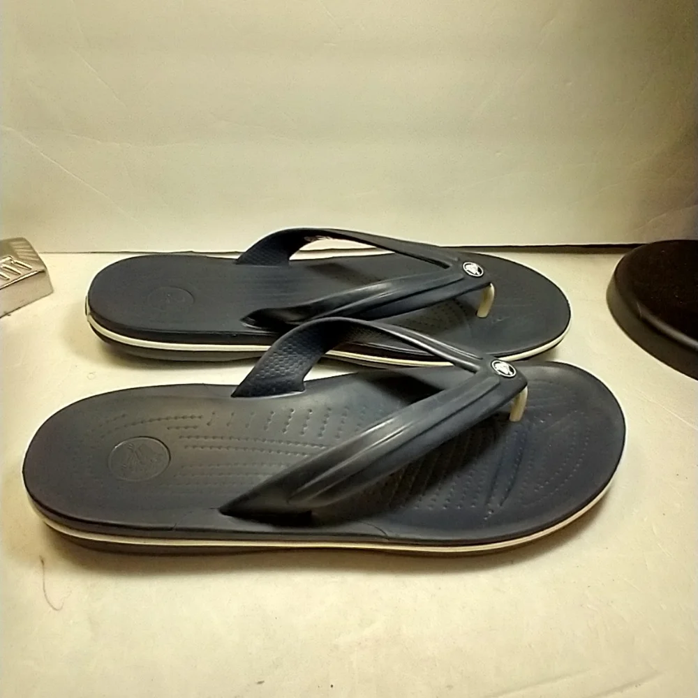 Crocs Crocband Blue Flip Flops Sandals Men’s sz 10.